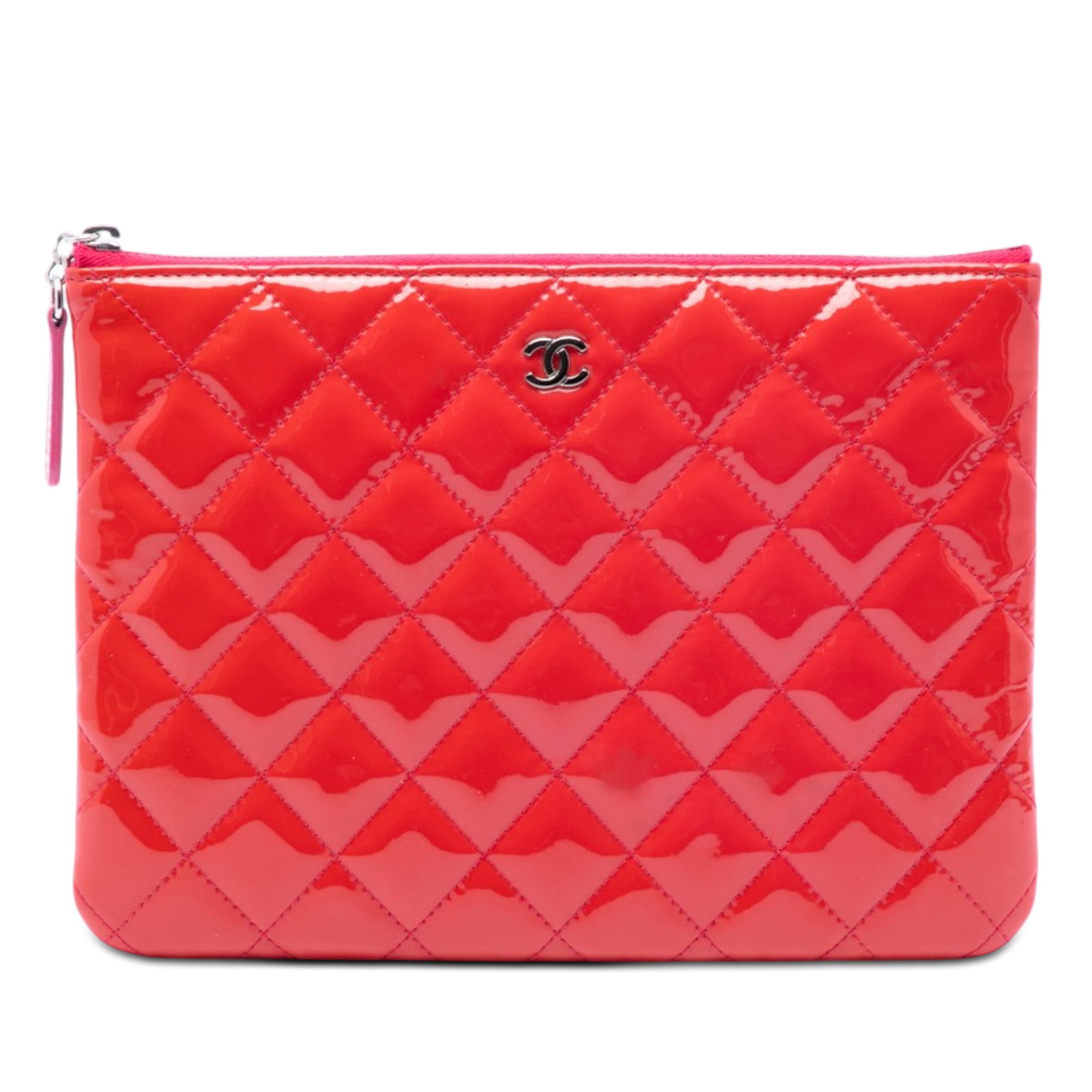 Chanel O Case Small Patent Leather Quilted Clutch Red: Chanel O Case Small Patent Leather Quilted Clutch Red Chanel Small Quilted Patent O Case Clutch in red, made in Italy. This bag features a quilted patent leather body, a top zip closure, and a leather