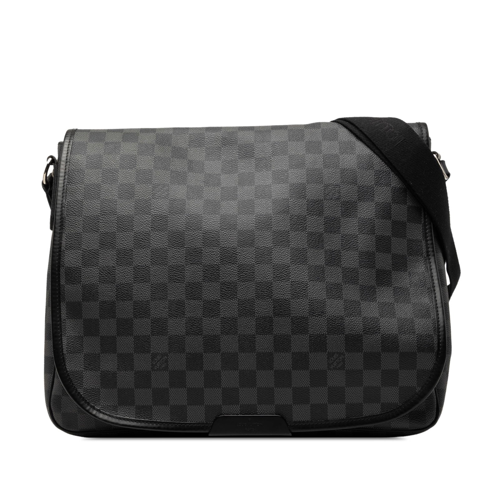 Louis Vuitton Daniel MM Messenger Bag Damier Graphite Canvas Black: Louis Vuitton Daniel MM Messenger Bag Damier Graphite Canvas Black Louis Vuitton Damier Graphite Daniel MM bag in black damier graphite canvas with a flat, adjustable shoulder strap, front flap with m