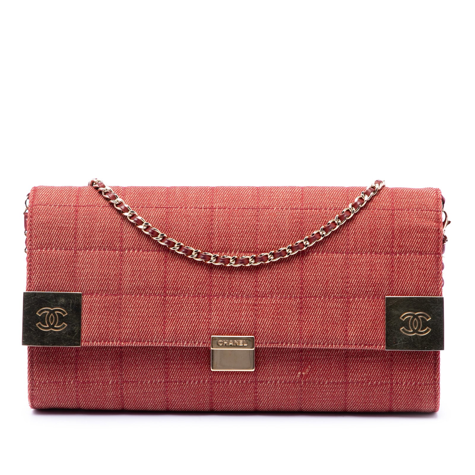 Chanel CC Chocolate Bar Red Denim Shoulder Bag: Chanel CC Chocolate Bar Red Denim Shoulder Bag Chanel CC Chocolate Bar Denim Chain Flap shoulder bag with a square quilted denim body, leather-woven chain shoulder strap, front flap with magnetic snap