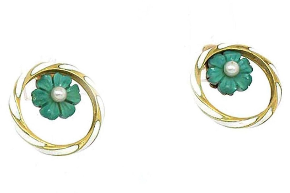 Unbranded 14k Yellow Gold Floral Stud Earrings with Enamel and Pearls: Unbranded 14k Yellow Gold Floral Stud Earrings with Enamel and Pearls Vintage-style stud earrings featuring a circular floral motif with multicolor enamel detailing and pearl accents. Crafted in 14k y
