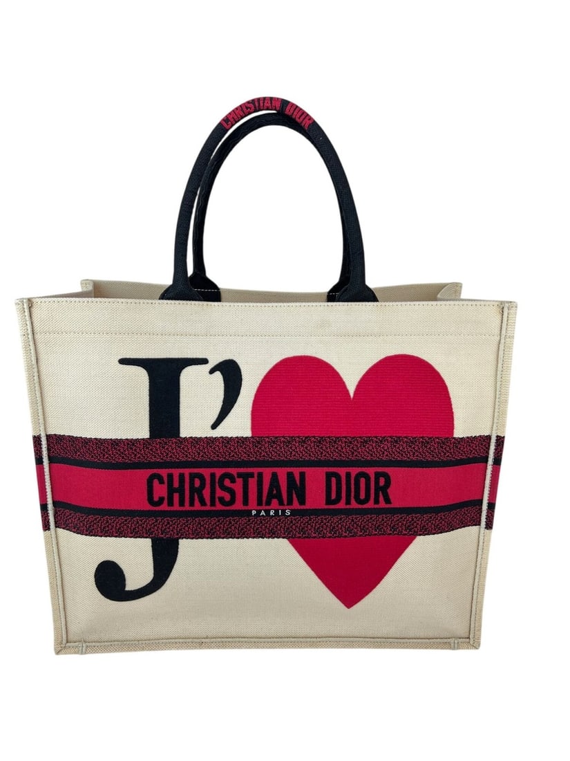 Dior Christian Dioramour Large Book Tote White Canvas Heart Pattern: Dior Christian Dioramour Large Book Tote White Canvas Heart Pattern Pre-owned Christian Dior Dioramour Je T'aime Large Book Tote in a red, white, and black heart pattern. This rectangular tote feature