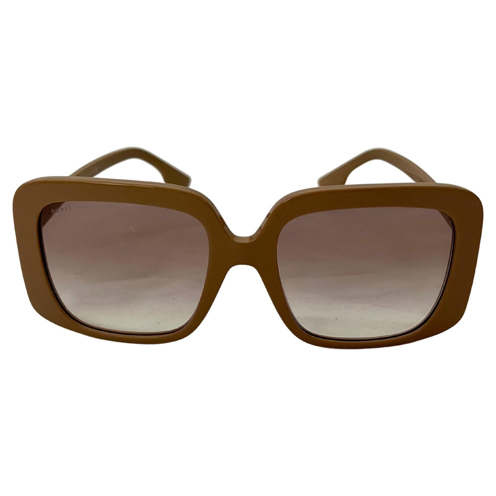 Burberry square sunglasses beige frame with case and dust bag: Burberry square sunglasses beige frame with case and dust bag Burberry square sunglasses with a beige frame and polar brown gradient lenses. The design features gold tone hardware and was made in Ital