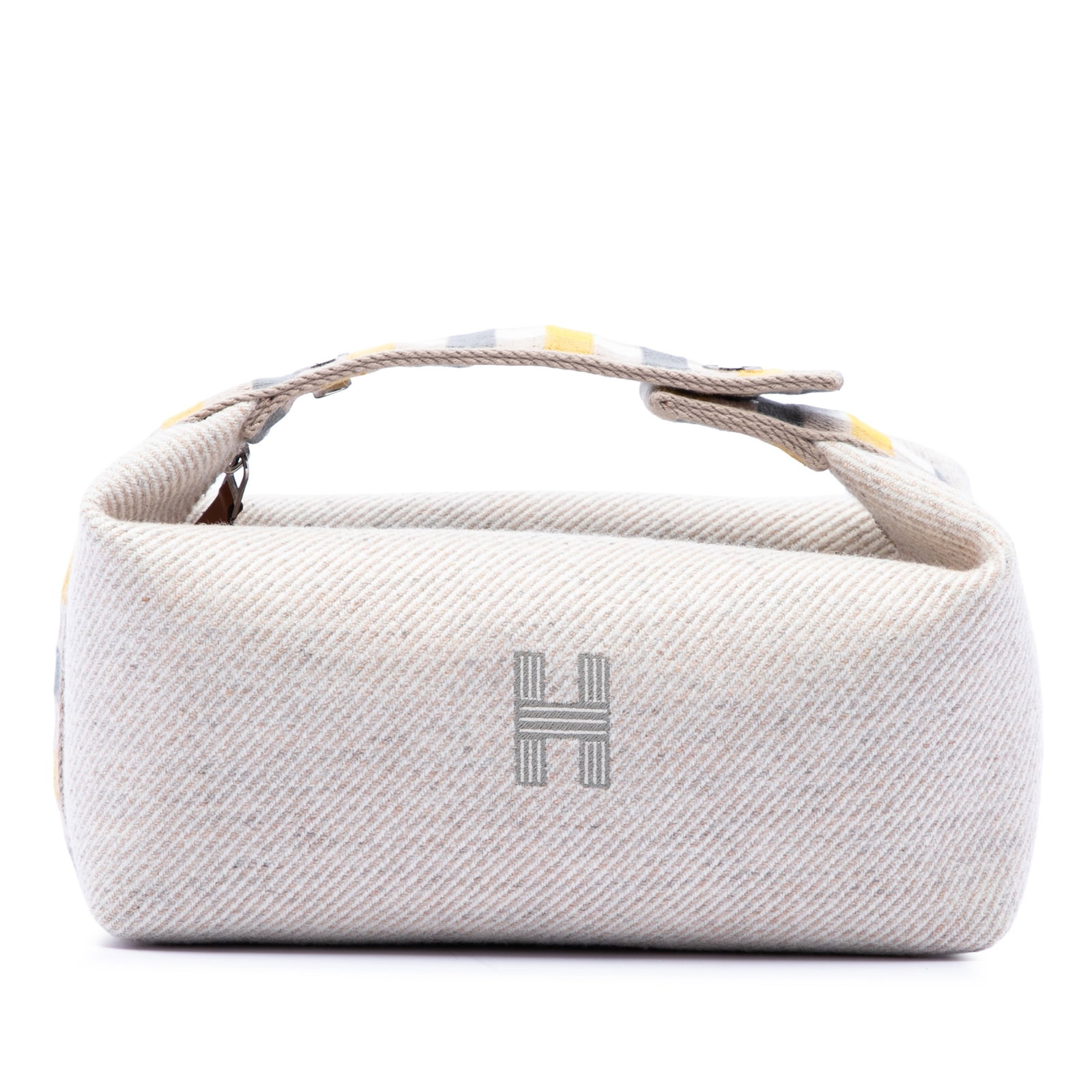 Hermes Bride A Brac Au Carre Small Wool Case: Hermes Bride A Brac Au Carre Small Wool Case This Hermes Bride-A-Brac Au Carre case is crafted with a wool body and features a flat handle, top zip closure, and interior slip pockets. The item shows s