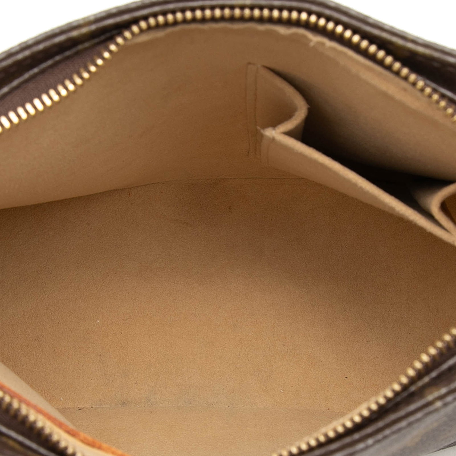 Louis Vuitton Looping MM Monogram Shoulder Bag - 4
