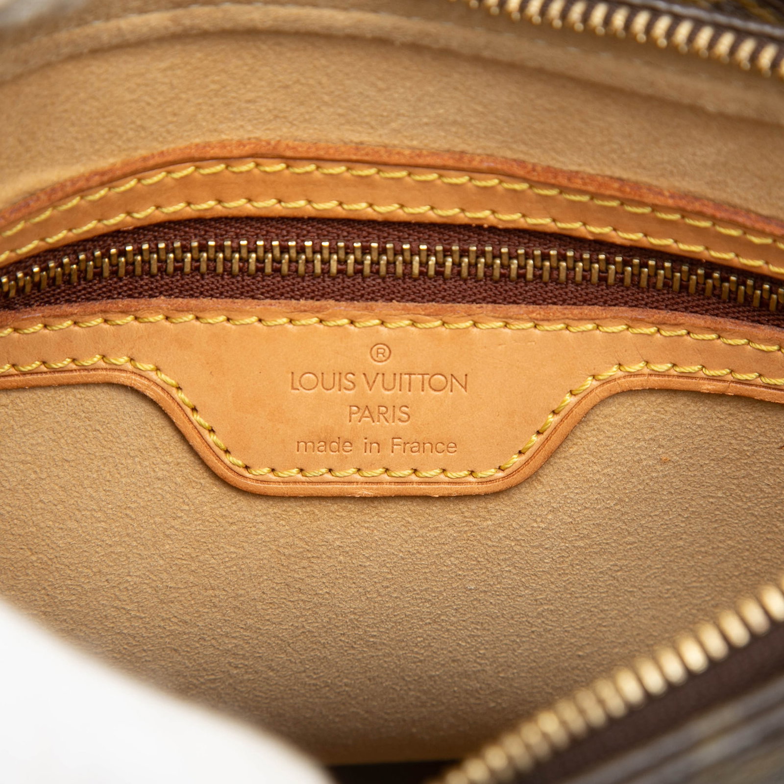 Louis Vuitton Looping MM Monogram Shoulder Bag - 5