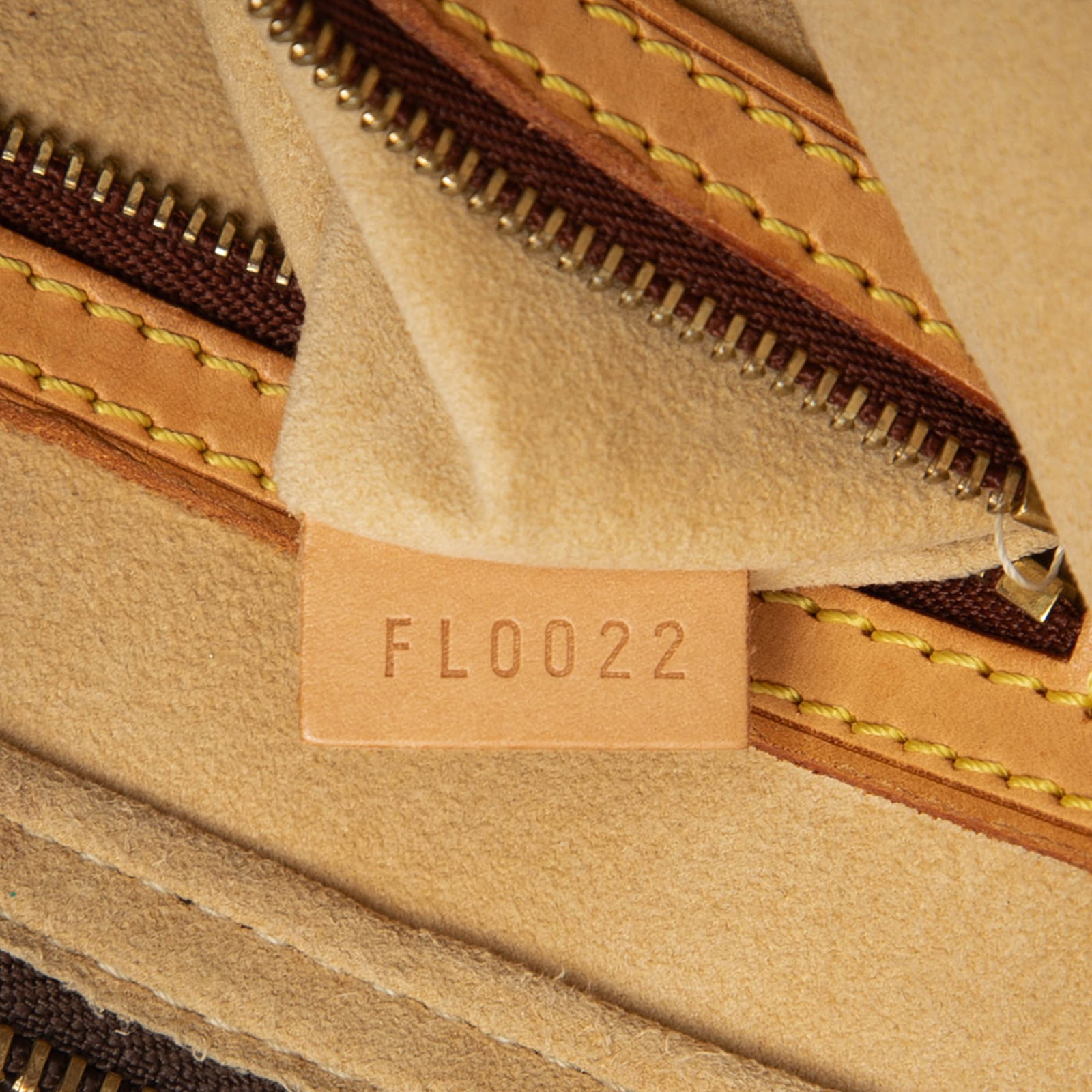 Louis Vuitton Looping MM Monogram Shoulder Bag - 6