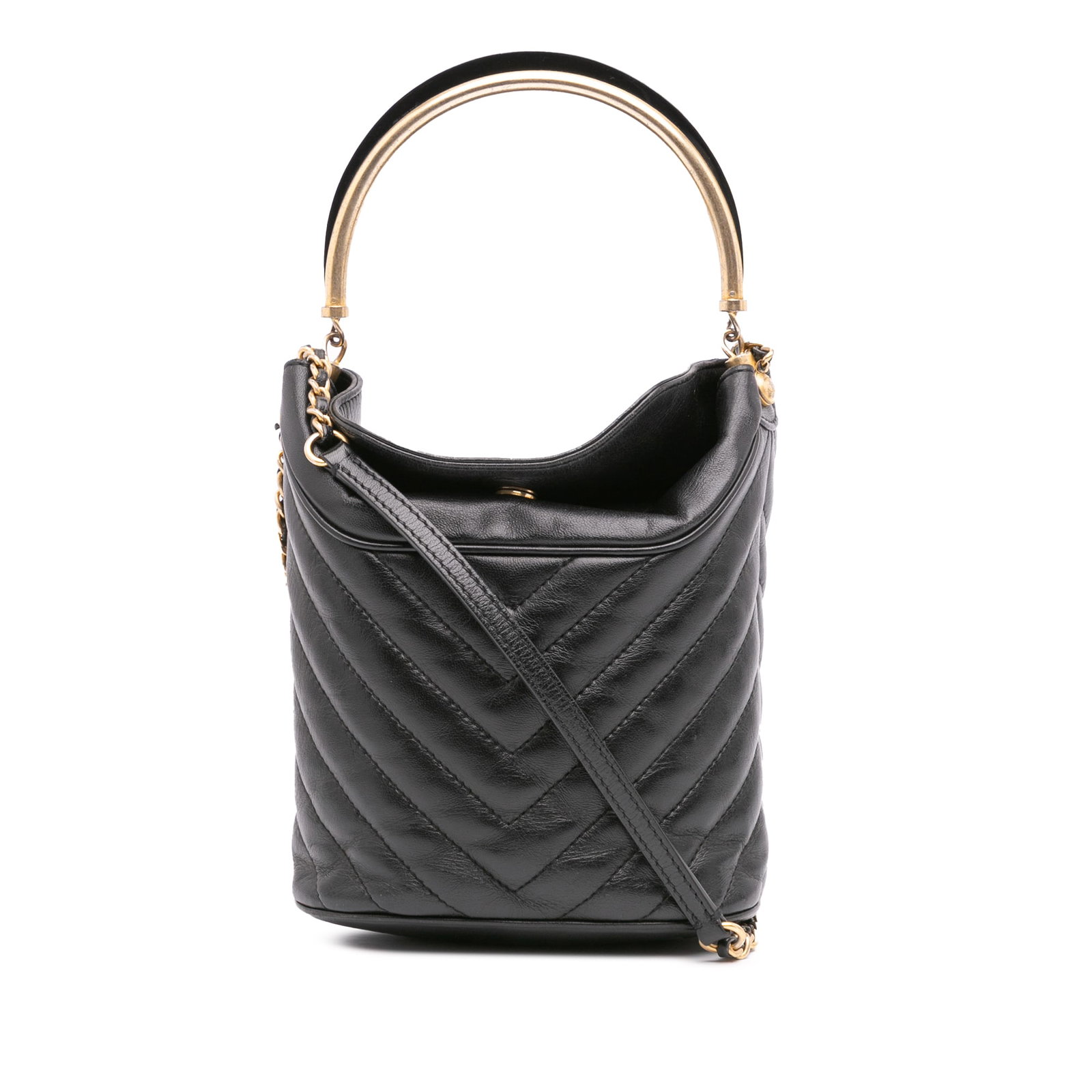 Chanel Quilted Chevron Lambskin Black Bucket Bag with Resin Handle: Chanel Quilted Chevron Lambskin Black Bucket Bag with Resin Handle Introducing the Chanel Quilted Chevron Lambskin Handle with Chic Bucket Bag, a stunning accessory crafted from luxurious black quilte