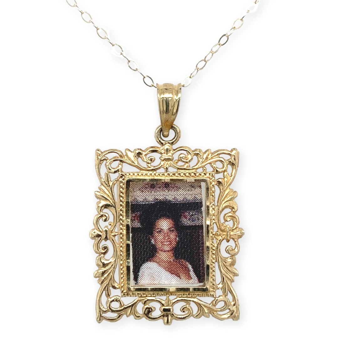 14k Yellow Gold Filigree Picture Frame Pendant Necklace with 18" Chain (1 of 8)