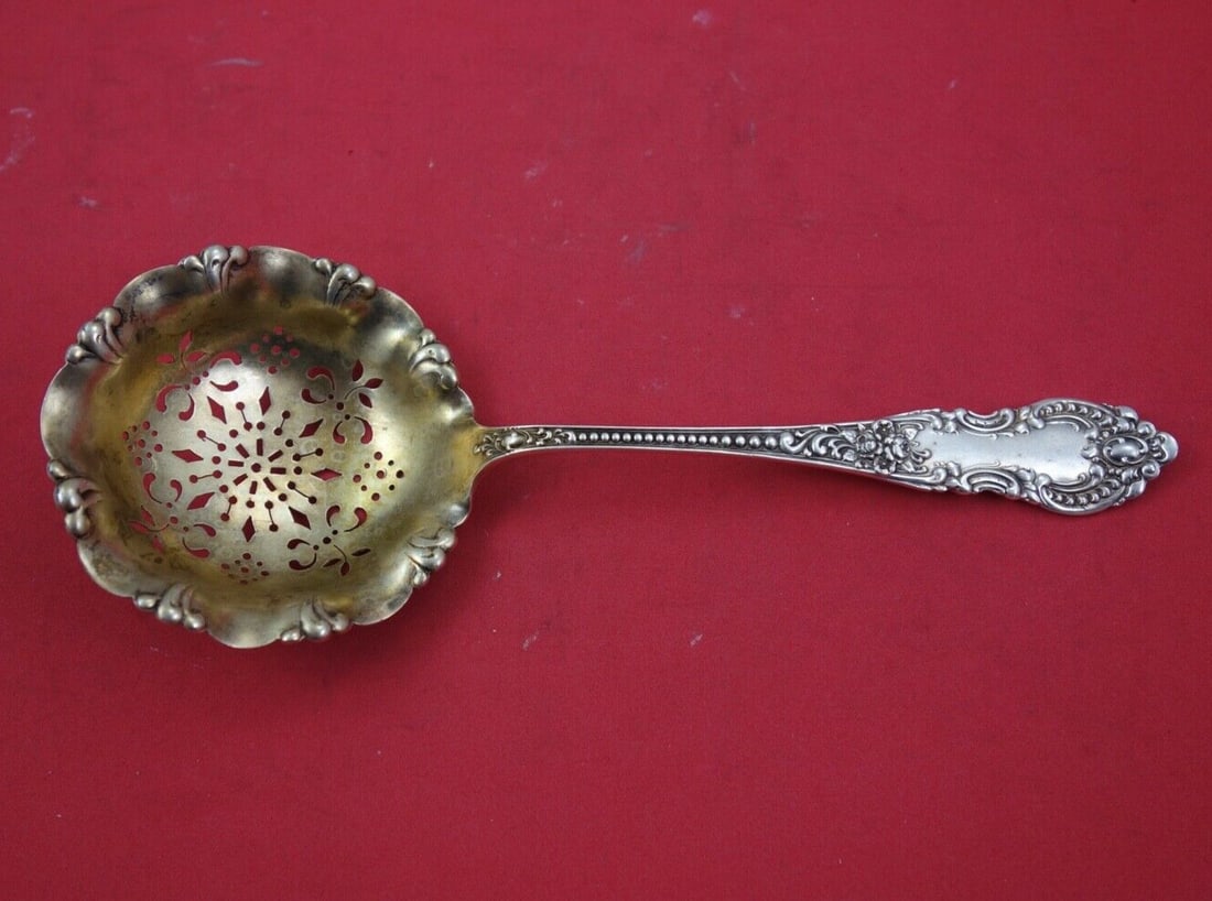 Knowles Mauser Apollo Sterling Silver Pea Spoon Gold Washed Ruffled 8.5": Knowles Mauser Apollo Sterling Silver Pea Spoon Gold Washed Ruffled 8.5" This exquisite Apollo pea spoon by Knowles and Mauser features a stunning ruffled design and is crafted from high-quality sterl