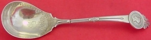 Gorham Medallion Sterling Silver Gravy Ladle 8 1/4 Inch Brite Pointed: Gorham Medallion Sterling Silver Gravy Ladle 8 1/4 Inch Brite Pointed This exquisite gravy ladle is crafted in the Medallion pattern by Gorham, showcasing a bright-cut pointed design. Made from high-q