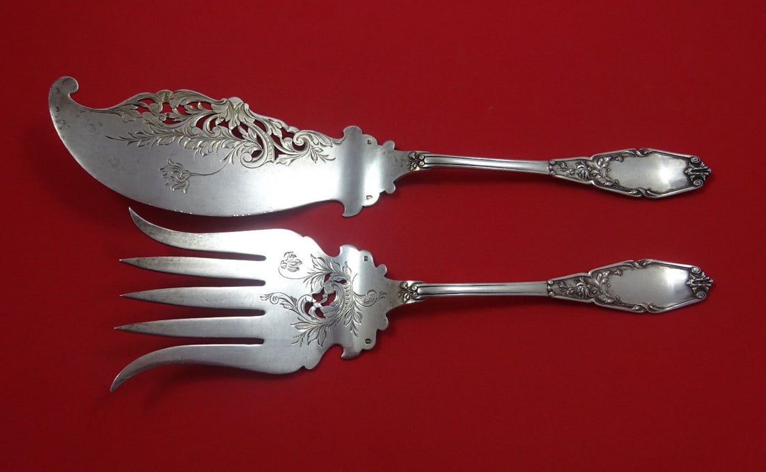 Elegant German .800 Silver Fish Serving Set 2pc with Bright-Cut Design: Elegant German .800 Silver Fish Serving Set 2pc with Bright-Cut Design Presenting a stunning German .800 Silver Fish Serving Set, featuring two beautifully crafted pieces: a server measuring 11 1/2 in