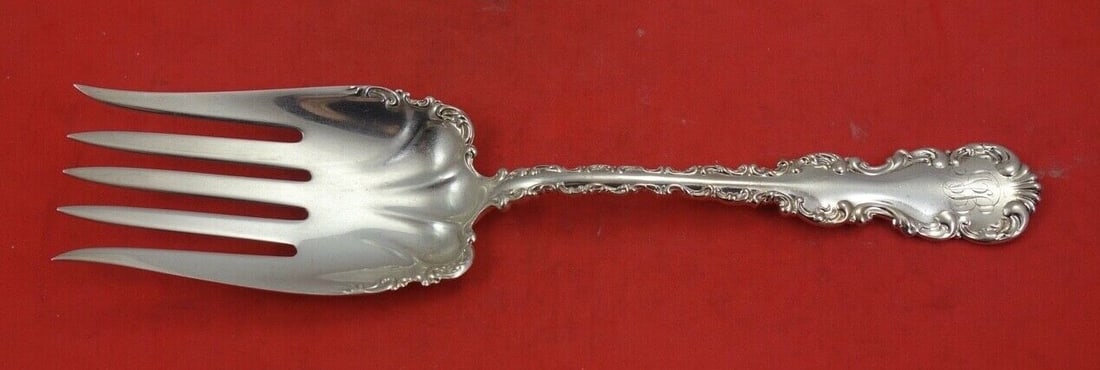 Whiting Gorham Louis XV Sterling Silver 5-Tine Fish Serving Fork 9.5": Whiting Gorham Louis XV Sterling Silver 5-Tine Fish Serving Fork 9.5" This exquisite fish serving fork features a 5-tine design and measures 9 1/2 inches in length. Crafted from high-quality sterling 