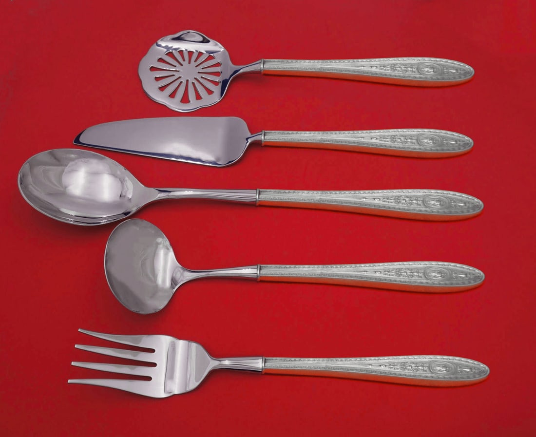 International Sterling Silver Wedgwood 5pc Thanksgiving Hostess Set: International Sterling Silver Wedgwood 5pc Thanksgiving Hostess Set Elevate your holiday dining experience with this exquisite 5-piece Hostess Set in the Wedgwood pattern by International Sterling. Cr