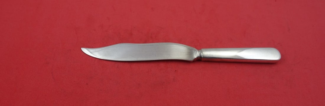 Tiffany & Co King William Sterling Silver Fish Knife 7 3/4": Tiffany & Co King William Sterling Silver Fish Knife 7 3/4" This exquisite fish knife is part of the King William pattern by Tiffany & Co., crafted from high-quality sterling silver. Measuring 7 3/4 i