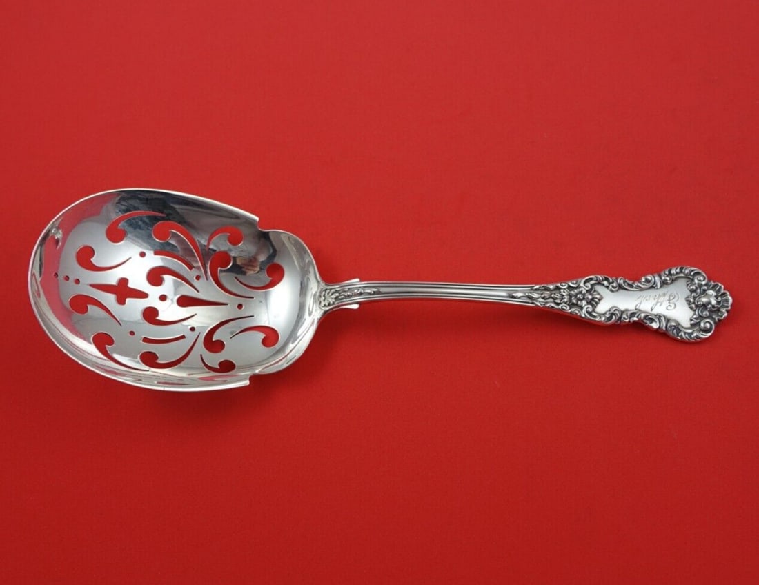 Durgin Hampshire Sterling Silver Slotted Pea Spoon 8 3/8 Inch: Durgin Hampshire Sterling Silver Slotted Pea Spoon 8 3/8 Inch This exquisite pea spoon is part of the Hampshire pattern by Durgin, crafted from high-quality sterling silver (.925). Measuring 8 3/8 inc
