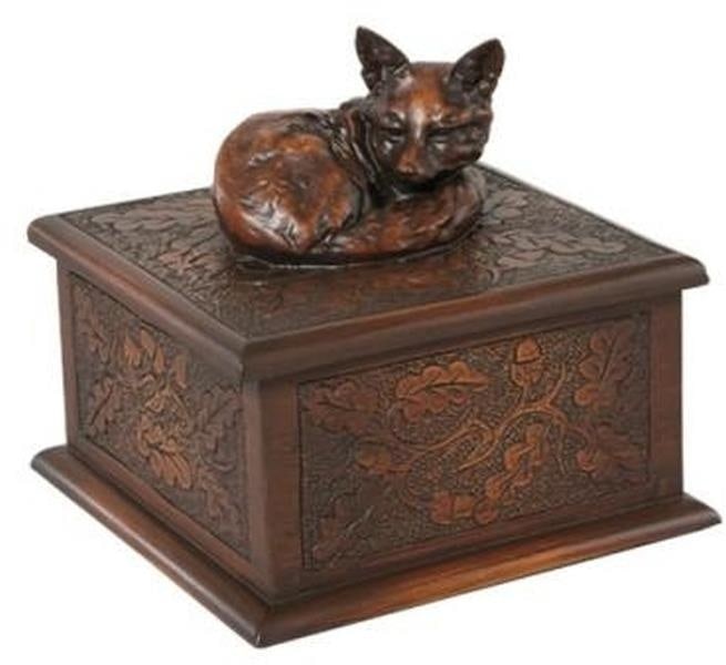 Charming Rustic Fox & Acorn Resin Box Lodge Style: Charming Rustic Fox & Acorn Resin Box Lodge Style This item is made at time of order. Please allow 42 to 70 days for production. Introducing a charming Rustic Fox & Acorn Resin Box, perfect for enhanc