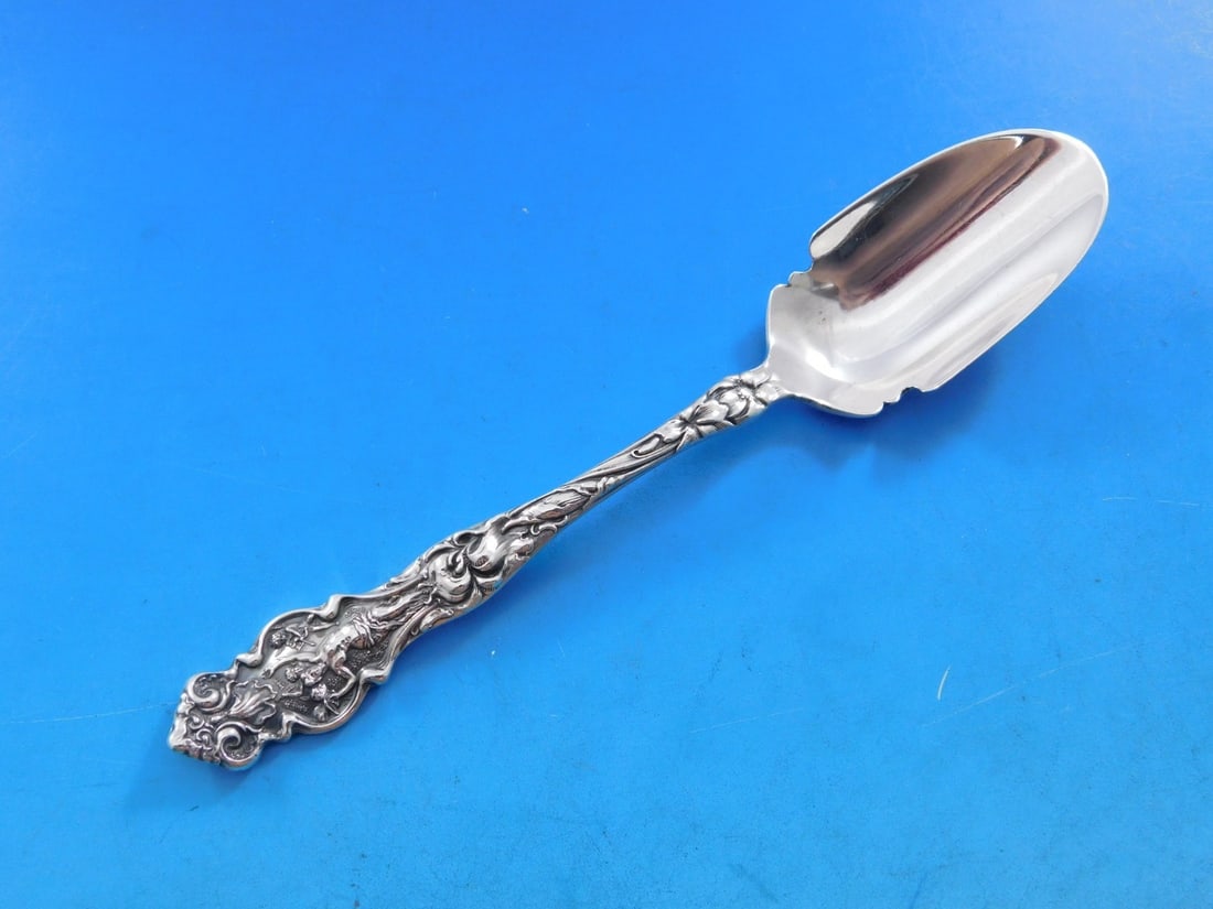 Wallace Irian Sterling Silver 6 Inch Cheese Scoop Art Nouveau: Wallace Irian Sterling Silver 6 Inch Cheese Scoop Art Nouveau This exquisite cheese scoop from the Irian pattern by Wallace is a stunning addition to any serving collection. Crafted from high-quality 