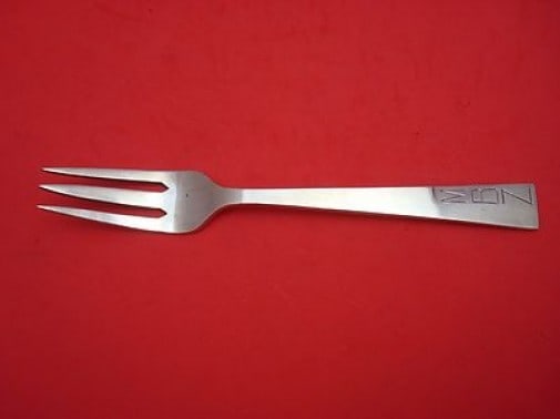 Dirk Van Erp Pattern 16 Sterling Silver 3-Tine Dinner Fork 8 1/8": Dirk Van Erp Pattern 16 Sterling Silver 3-Tine Dinner Fork 8 1/8" Presenting a stunning sterling silver dinner fork showcasing the elegant Pattern 16 by renowned artisan Dirk Van Erp. This large 3-tin