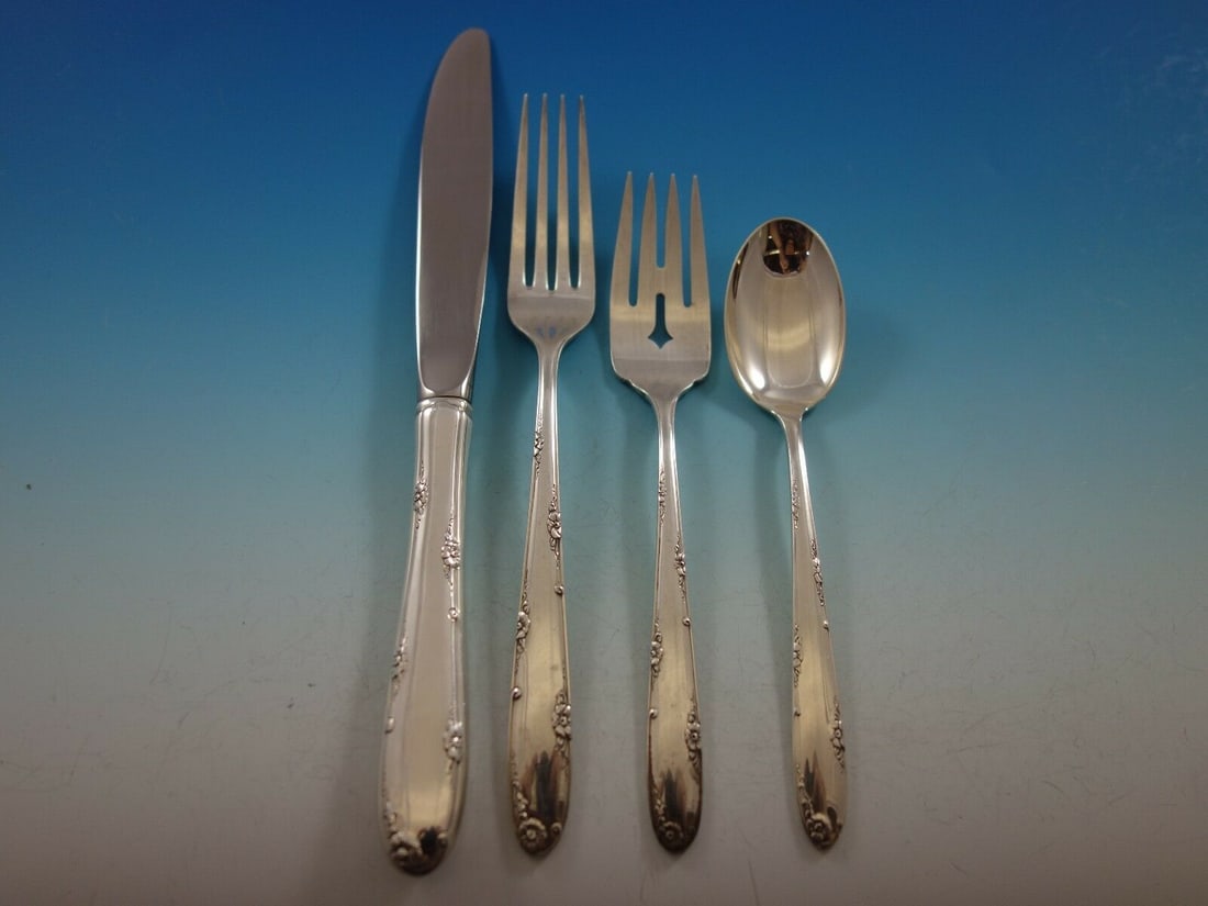 Towle Madeira Sterling Silver 4-Piece Place Setting: Towle Madeira Sterling Silver 4-Piece Place Setting Enhance your dining experience with the elegant Madeira pattern by Towle. This pre-owned 4-piece regular place setting is crafted from high-quality 