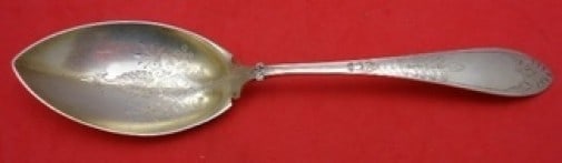 Gorham Palm Engraved Sterling Silver Berry Spoon 8 3/4 Inch: Gorham Palm Engraved Sterling Silver Berry Spoon 8 3/4 Inch This exquisite serving spoon features the elegant Palm Engraved pattern by Gorham, crafted from sterling silver. Measuring 8 3/4 inches, it 