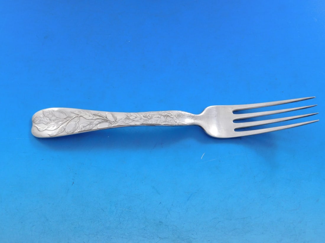 Tiffany sterling silver olives motif regular fork 7 1/4 inch (1 of 3)