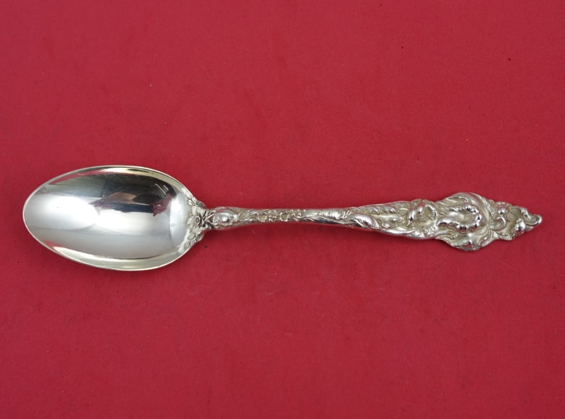 Reed and Barton Les Six Fleurs Sterling Silver Soup Spoon 6.5": Reed and Barton Les Six Fleurs Sterling Silver Soup Spoon 6.5" This exquisite place soup spoon from Reed and Barton showcases the elegant Les Six Fleurs pattern, a classic design that embodies refined