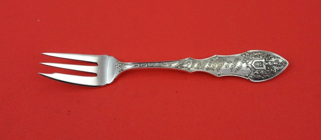 Shiebler Linnet Sterling Silver 3-Tine Pastry Fork 5 1/4": Shiebler Linnet Sterling Silver 3-Tine Pastry Fork 5 1/4" Introducing the Linnet pastry fork by Shiebler, crafted from high-quality sterling silver. This elegant 3-tine fork measures 5 1/4 inches and 