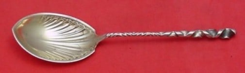 Whiting Reverse Twist Sterling Silver Berry Spoon Gold Washed 9.5": Whiting Reverse Twist Sterling Silver Berry Spoon Gold Washed 9.5" This exquisite berry spoon features a stunning reverse twist design by Whiting, crafted from high-quality sterling silver. The gold-w