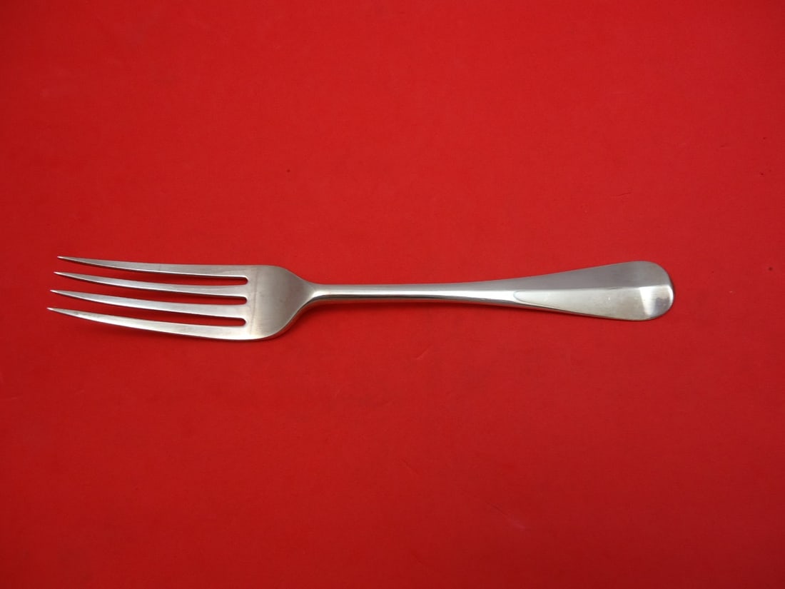 Spaulding & Co Rattail English Sterling Silver Dinner Fork 4-Tine 7 3/4 in: Spaulding & Co Rattail English Sterling Silver Dinner Fork 4-Tine 7 3/4 in Discover this exquisite Rattail dinner fork, crafted by Spaulding & Co. This English sterling silver piece features a classic