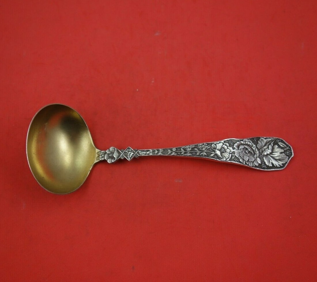 Durgin Bouquet Sterling Silver Gravy Ladle Gold Washed 7 3/4 Inches: Durgin Bouquet Sterling Silver Gravy Ladle Gold Washed 7 3/4 Inches This exquisite gravy ladle from the renowned Durgin brand features a stunning Bouquet pattern, crafted from high-quality sterling si