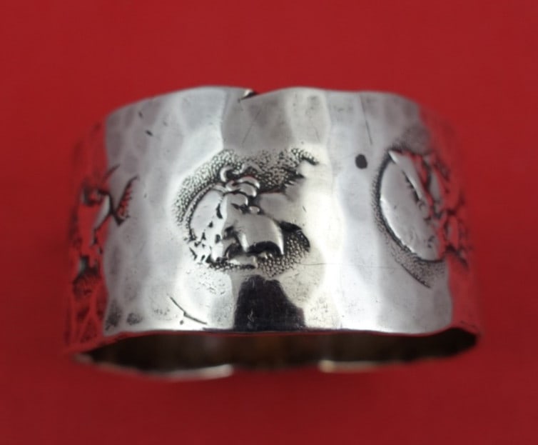 Shiebler Medallion Etruscan Sterling Silver Napkin Ring with 6 Medallions (1 of 3)