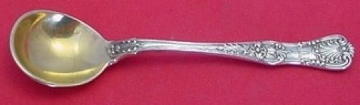 Tiffany & Co English King Sterling Silver Chocolate Spoon Gold Wash 5": Tiffany & Co English King Sterling Silver Chocolate Spoon Gold Wash 5" This exquisite English King chocolate spoon by Tiffany & Co. is crafted from sterling silver with a luxurious gold wash finish. M
