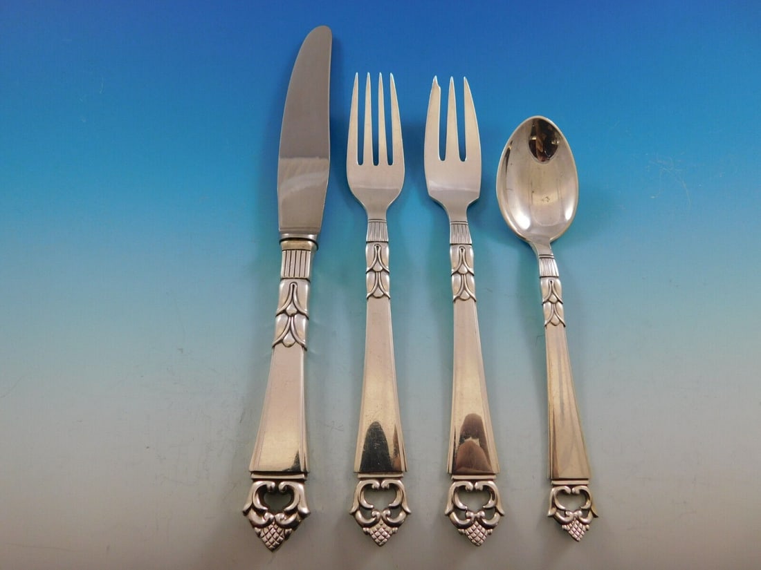 Frigast Danish Crown Sterling Silver 4-Piece Place Setting: Frigast Danish Crown Sterling Silver 4-Piece Place Setting Elevate your dining experience with this exquisite 4-piece place setting from the Danish Crown pattern by Frigast. Crafted from high-quality 