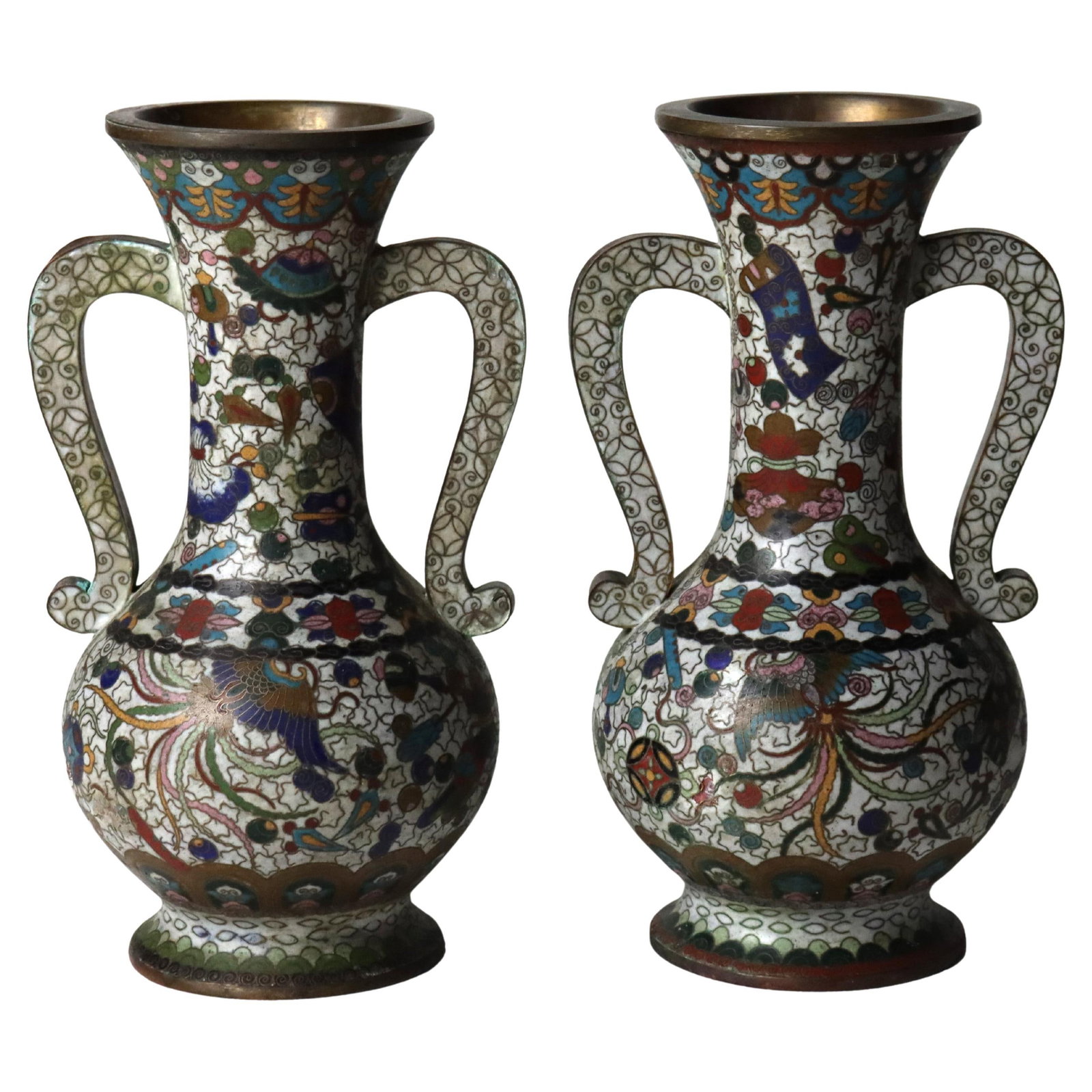 Signed Antique Chinese Cloisonne Enameled Vases Set of 2 C1900: Signed Antique Chinese Cloisonne Enameled Vases Set of 2 C1900 This exquisite pair of antique Chinese cloisonne enameled vases, dating back to circa 1900, showcases intricate designs with vibrant colo