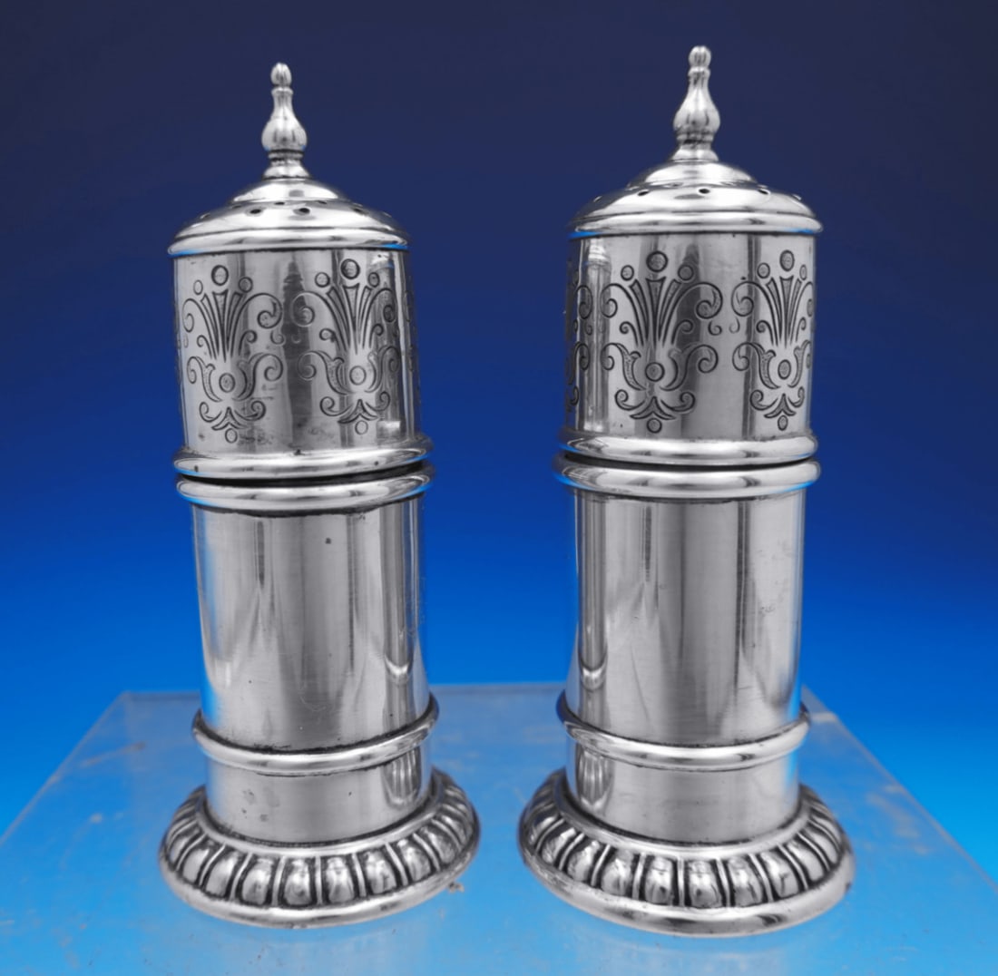 Lunt Mary II Sterling Silver Salt Pepper Shakers 2 Piece Set: Lunt Mary II Sterling Silver Salt Pepper Shakers 2 Piece Set Mary II by Lunt sterling silver salt and pepper shaker set. This two-piece set is marked and made in the United States. The shakers are not