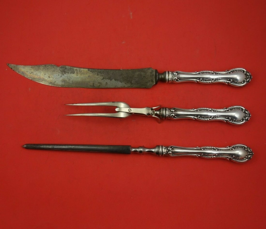 Wallace Old Atlanta Sterling Silver 3pc Roast Carving Set: Wallace Old Atlanta Sterling Silver 3pc Roast Carving Set This exquisite 3-piece roast carving set, crafted in the elegant Old Atlanta pattern by Wallace, showcases timeless craftsmanship in sterling 