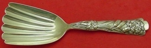 Shiebler Flora Sterling Silver 6 Inch Fluted Almond Scoop (1 of 1)
