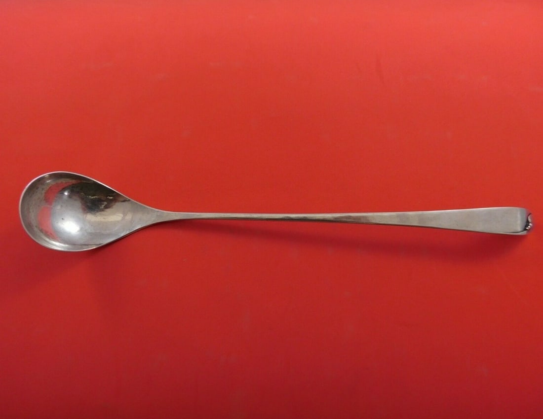Hipp & Coburn Sterling Silver Claret Ladle 11.25 Inches Serving: Hipp & Coburn Sterling Silver Claret Ladle 11.25 Inches Serving This exquisite claret ladle, crafted by Hipp & Coburn, measures 11 1/4 inches and showcases a beautiful design. Made from high-quality s