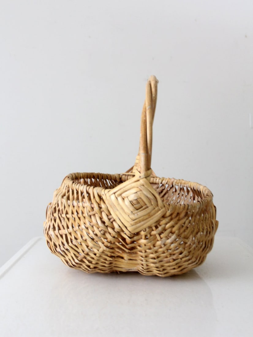 Vintage Hand-Crafted Buttocks Basket Blonde Weave 17x16x15 (1 of 14)