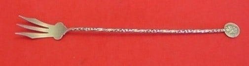Gorham Medallion Sterling Silver Pickle Fork 7.5 Long Twisted Handle: Gorham Medallion Sterling Silver Pickle Fork 7.5 Long Twisted Handle Enhance your dining experience with this exquisite Sterling Silver Pickle Fork from the renowned Gorham Medallion pattern. Crafted 