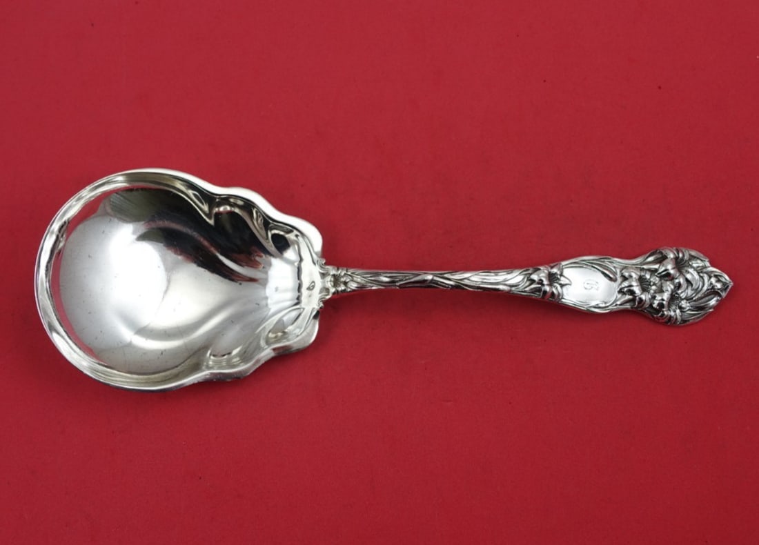 Watson Lily Sterling Silver Berry Spoon 8 3/4 Inch Serving Piece: Watson Lily Sterling Silver Berry Spoon 8 3/4 Inch Serving Piece This exquisite serving spoon, known as the Lily Berry Spoon, is crafted from high-quality sterling silver, showcasing the elegant Lily 
