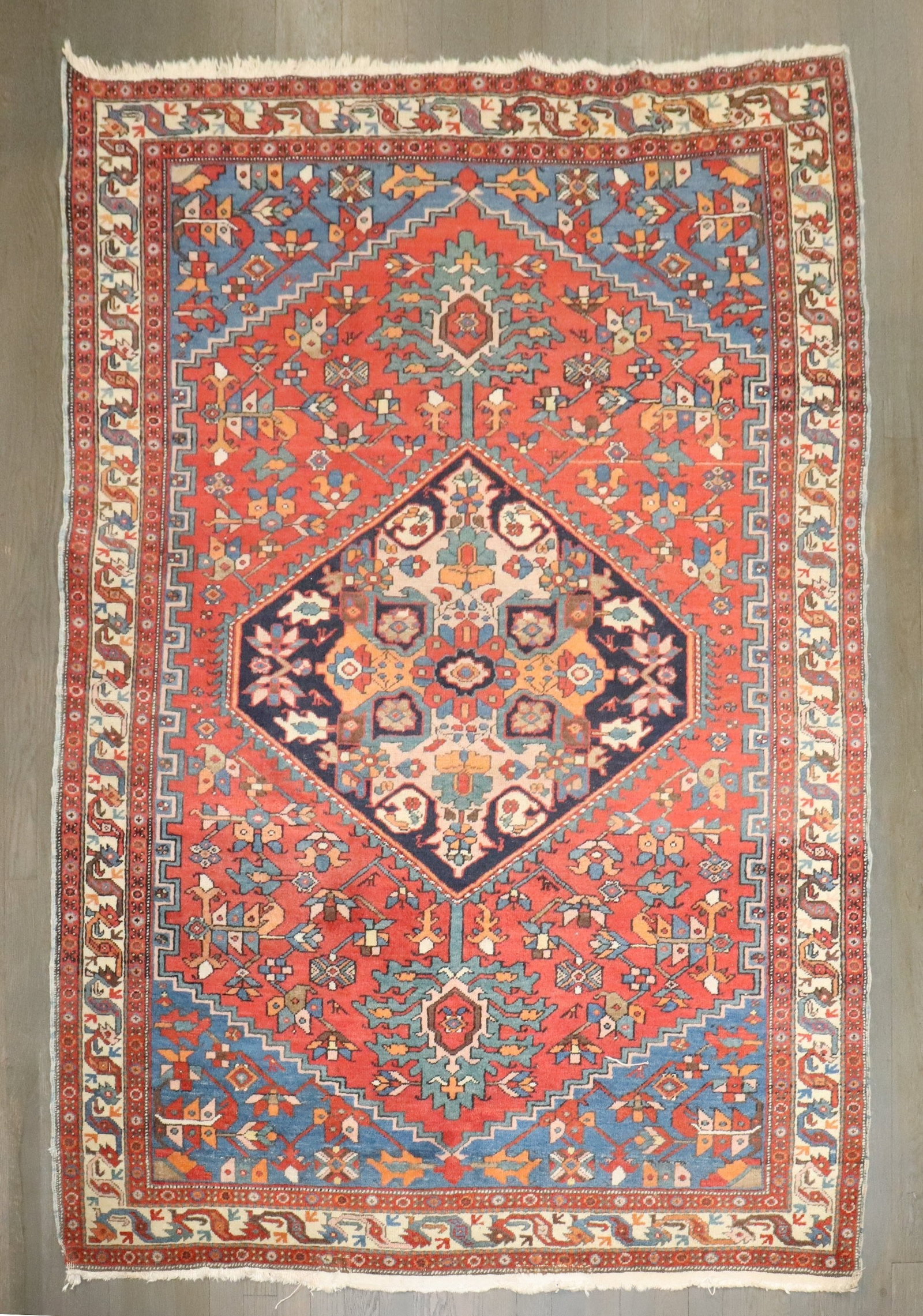 4' 6" x 6' 4" Late 19th Century Persian Bakshaish Accent Rug: 4' 6" x 6' 4" Late 19th Century Persian Bakshaish Accent Rug Antique Persian Bakshaish rug dating to the late 19th century. This pre-owned accent rug is identified as a Bakshaish type. Specifications 