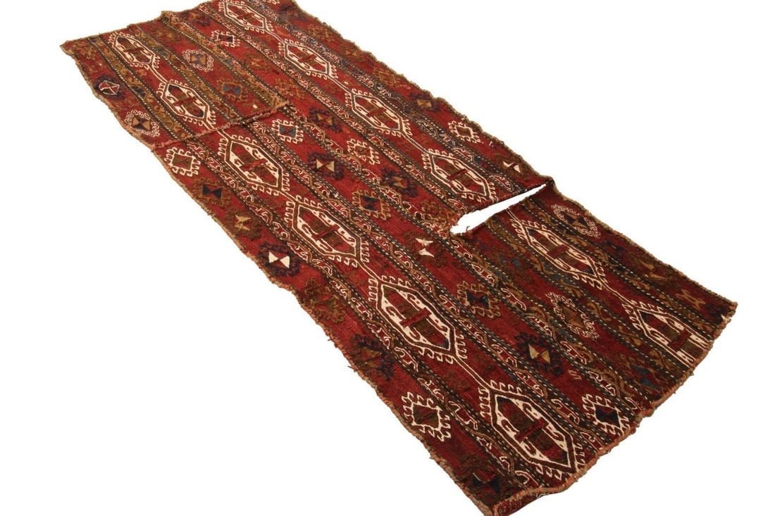 Antique Turkish Wool Saddlebag Rug 2'3 x 5'6 Tribal Geometric: Antique Turkish Wool Saddlebag Rug 2'3 x 5'6 Tribal Geometric This is an antique handmade Turkish saddlebag rug dating to around 1940. Crafted from wool with some cotton highlights, it features a bold