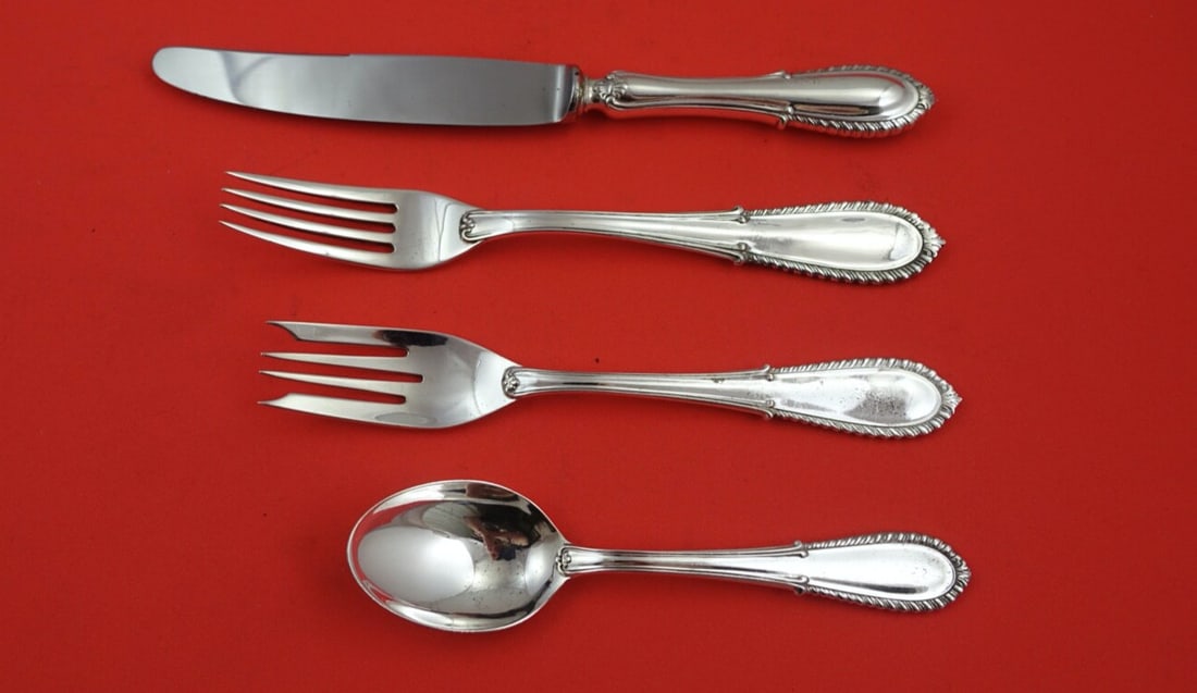 Buccellati Villa D'Este Sterling Silver 4-Piece Luncheon Setting: Buccellati Villa D'Este Sterling Silver 4-Piece Luncheon Setting Elevate your dining experience with this exquisite 4-piece luncheon place setting from the Villa D'Este pattern by Buccellati. Crafted 