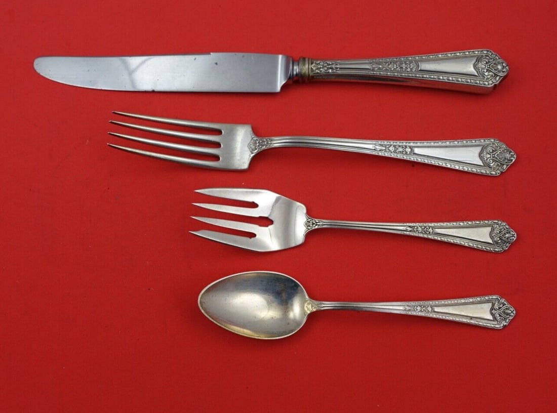 Watson Navarre Sterling Silver 4-Piece Dinner Set 1900-1940: Watson Navarre Sterling Silver 4-Piece Dinner Set 1900-1940 Enhance your dining experience with this exquisite 4-piece dinner setting from the Navarre pattern by Watson. Crafted from high-quality ster