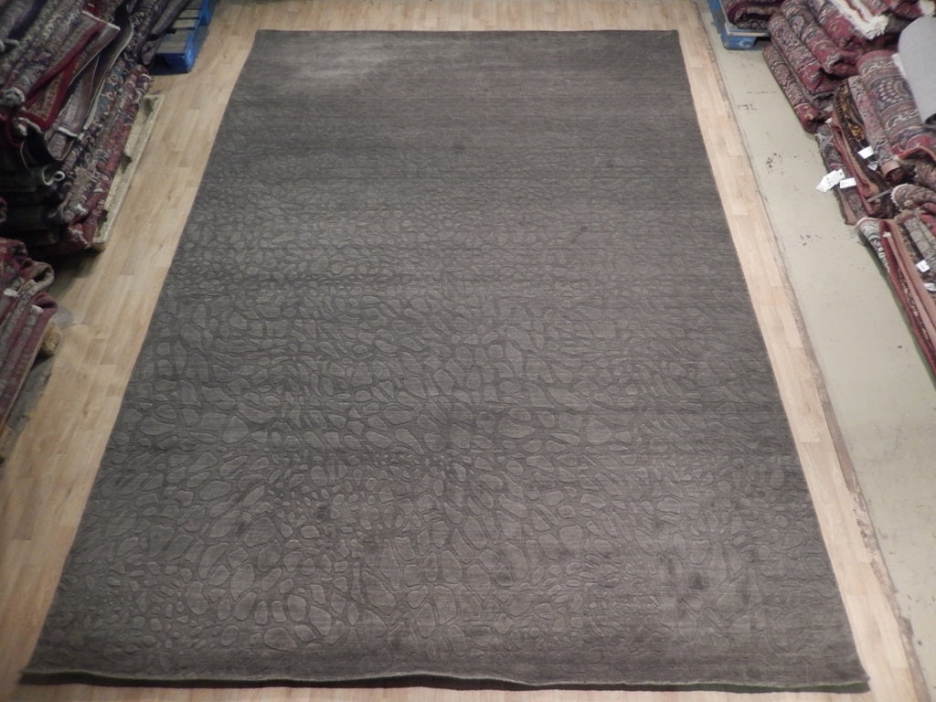 Modern Gray Organic Wool Rug 9.5 x 13.5 Feet: Modern Gray Organic Wool Rug 9.5 x 13.5 Feet Free continental US Shipping Transform your space with this stylish 9.5 x 13.5 Organic Wool Modern Rug in a sophisticated gray hue. Ideal for enhancing the
