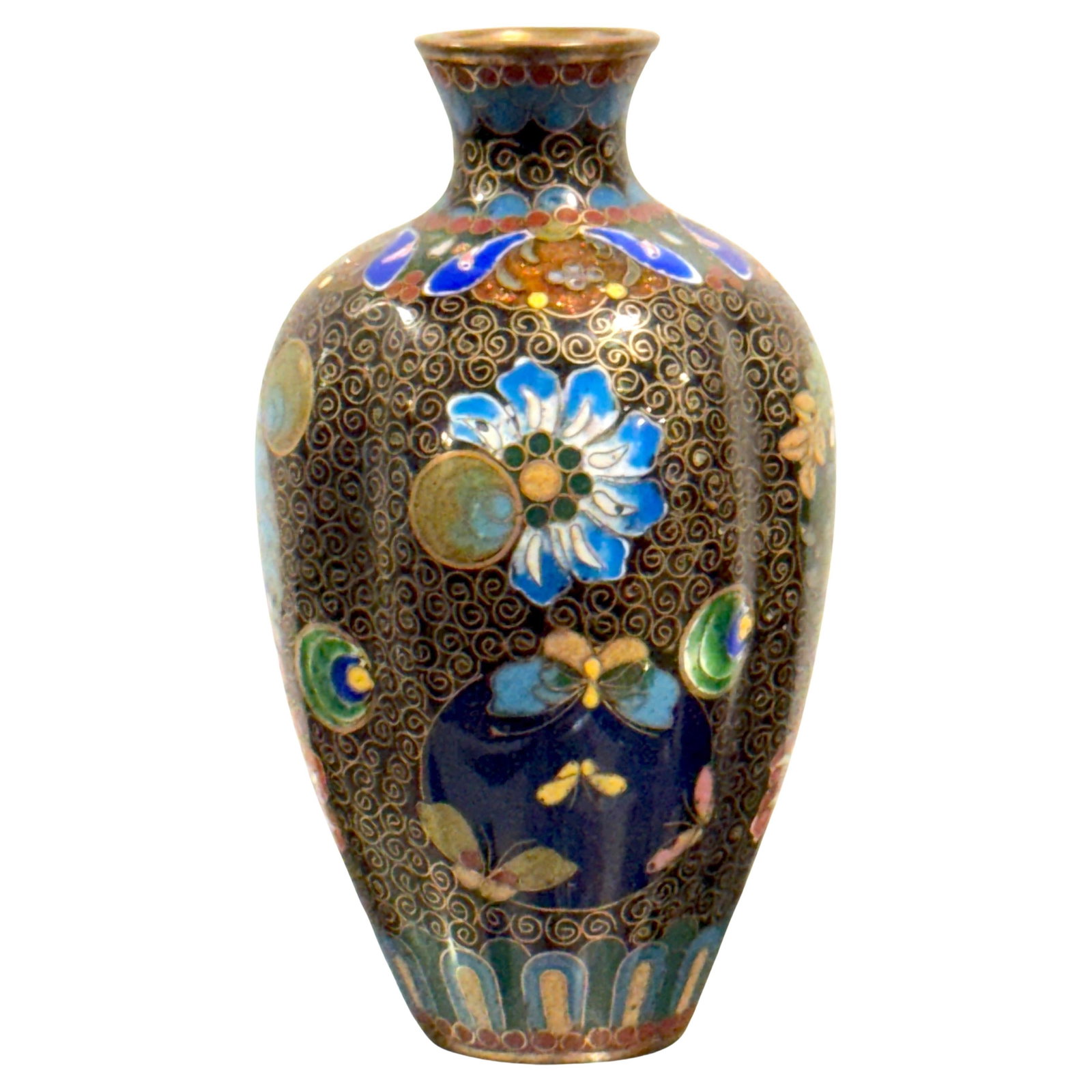 Meiji Period 1880 Cloisonne Bulbous Vase Copper Enamel Japan: Meiji Period 1880 Cloisonne Bulbous Vase Copper Enamel Japan This exquisite Meiji Period cloisonne cabinet vase, crafted circa 1880, is a stunning example of Japanese artistry from the late 19th centu