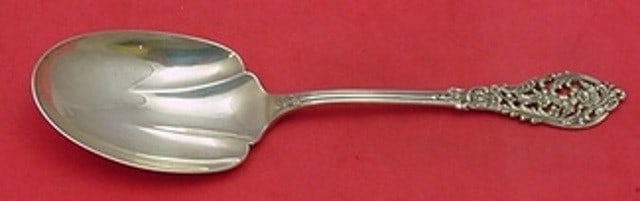 Reed and Barton Florentine Lace Sterling Silver Fluted Berry Spoon 9 1/4": Reed and Barton Florentine Lace Sterling Silver Fluted Berry Spoon 9 1/4" This exquisite berry spoon features the elegant Florentine Lace pattern by Reed and Barton, crafted from high-quality sterling