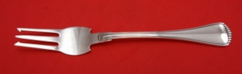 Buccellati Milano Sterling Silver Oyster Fork 5 1/4" Elegant Heirloom: Buccellati Milano Sterling Silver Oyster Fork 5 1/4" Elegant Heirloom Elevate your dining experience with this exquisite Milano Oyster Fork by Buccellati. Handcrafted in Italy from sterling silver, th