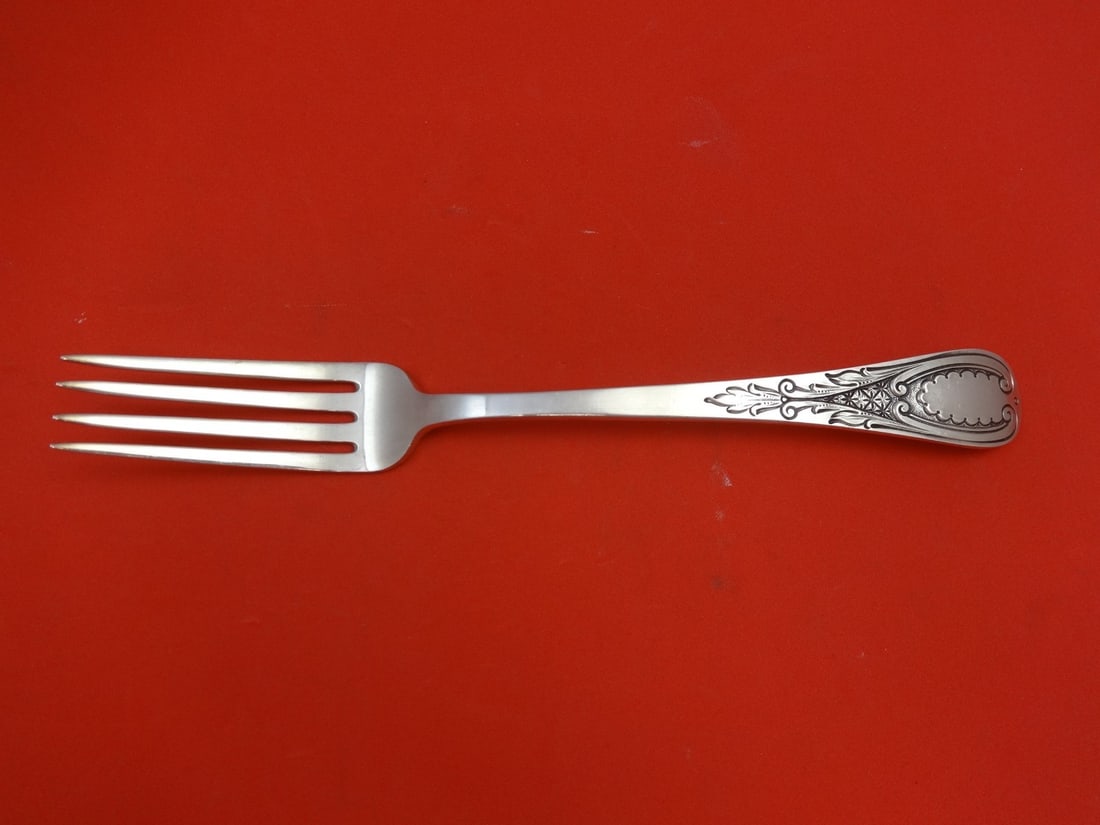 Tuttle Windsor Castle Sterling Silver Dinner Fork 7 7/8 Inches: Tuttle Windsor Castle Sterling Silver Dinner Fork 7 7/8 Inches Enhance your dining experience with this exquisite Sterling Silver Dinner Fork from the Windsor Castle pattern by Tuttle. Measuring 7 7/8